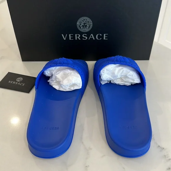 Men’s Versace Slides 😎😎😎 - Picture 4 of 9